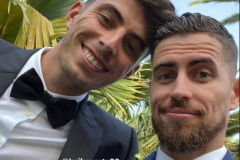 哈弗茨和若日尼奥合影 两人下赛季或在阿森纳并肩作战