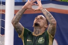 浙江队米特里策贡献2球1助 完成首秀