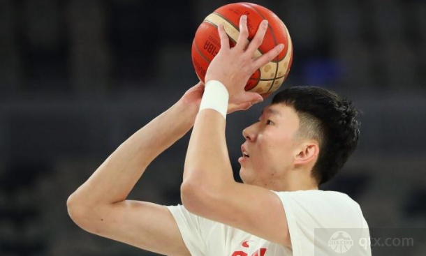 中国男篮核心球员周琦
