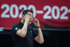 蔡崇信篮球奖学金获奖人 山东男篮主帅巩晓彬之子巩俊彤荣幸获得