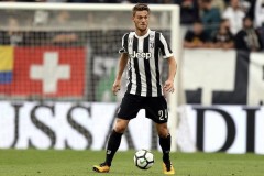 天空体育：巴萨并无意引进尤文后卫鲁加尼