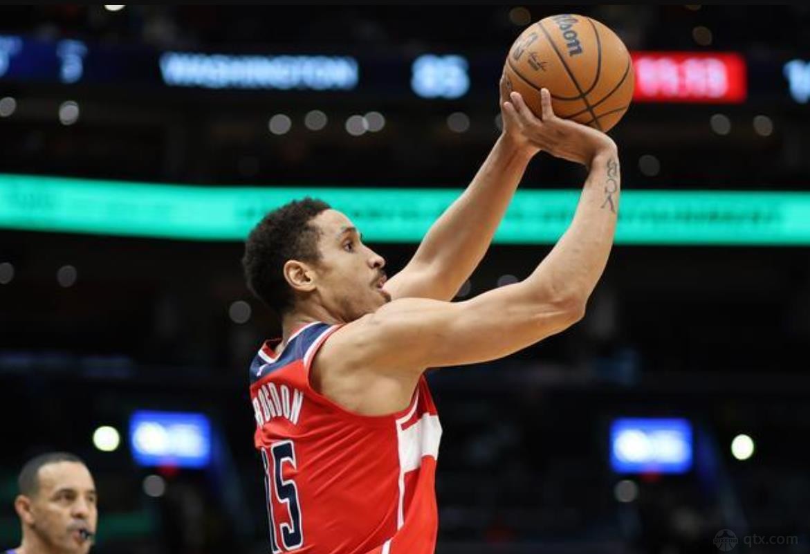 尼克斯官宣连签9人