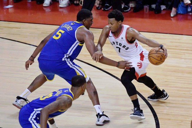 洛瑞完成了左手大拇指修复手术