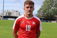 官方：尤文签下锡永18岁边锋亚尼克-科特