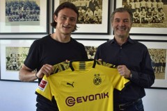 官方：多特蒙德签下霍芬海姆边翼卫舒尔茨