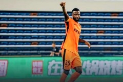 玉昆外援奥斯卡开车时车辆起火 球员并无大碍