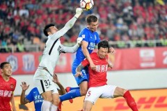 回顾广州史诗级德比：富力5-4恒大 两人戴帽 肖智绝杀