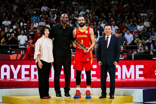 科比推特晒图祝贺卢比奥：继续前进