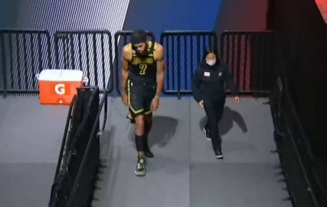 麦基左脚踝有疼痛感本场比赛不会回归