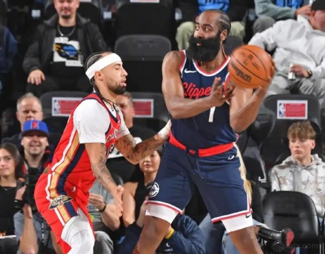 快船114-98轻取鹈鹕迎两连胜