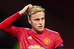 想啥呢？世体：巴萨考虑用乌姆蒂蒂交换范德贝克