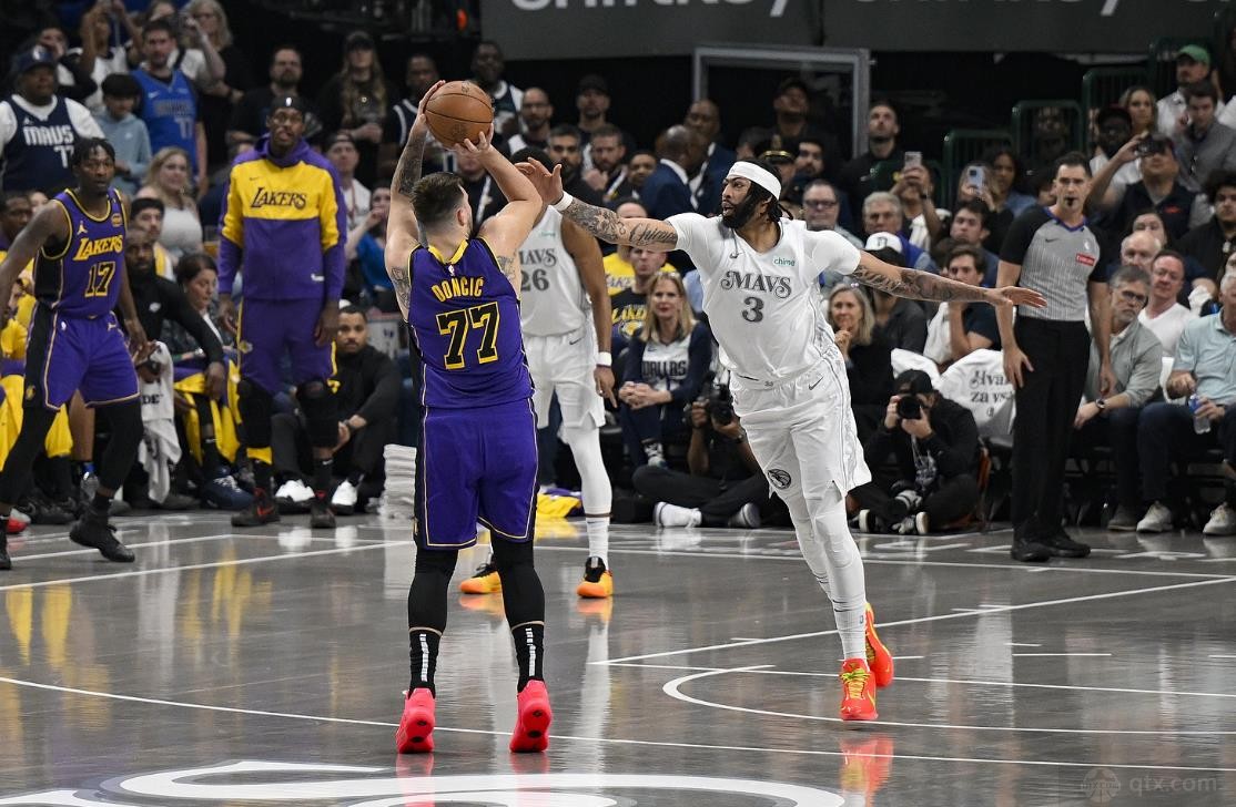 东契奇湖人生涯17场30+5+5追平浓眉