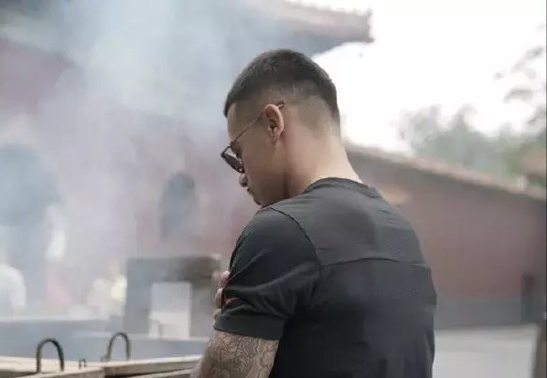 国安球员李可迎27岁生日 