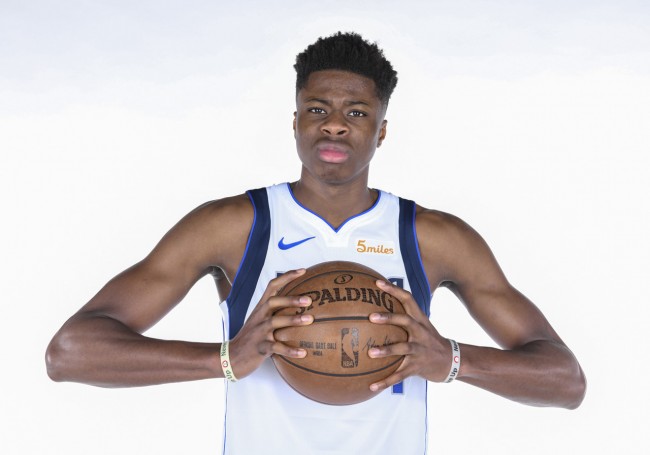 独行侠裁掉科斯塔斯阿德托昆博