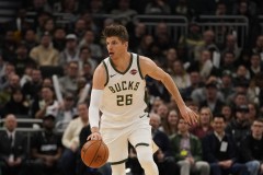 科沃尔将因背伤缺席明日与步行者的比赛