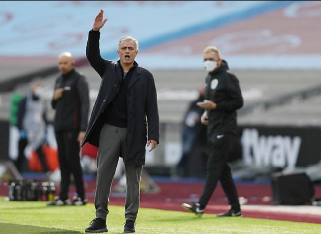 穆里尼奥面临下课危机