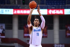 丘天通过体测补测获得新赛季上岗资格