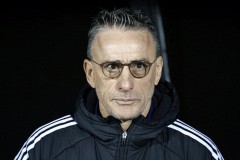 阿联酋男足主帅保罗本托下课 阿联酋排名小组第三