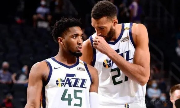 戈贝尔与米切尔