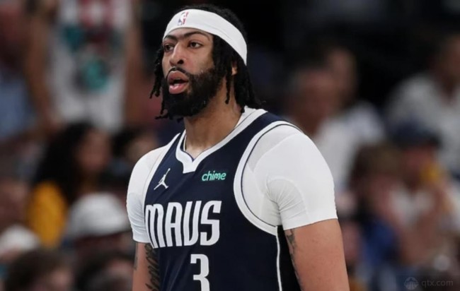 曝浓眉眼伤尚未完全恢复