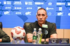 媒体专访深圳新鹏城新主帅 融入巴萨传控基因