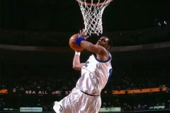 04年蝉联得分王：麦迪状态如日中天，为何球队还交易他？