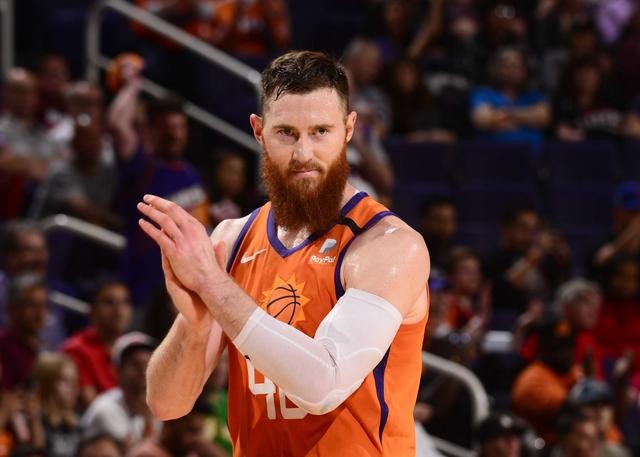 贝恩斯还是一名出色的防守者