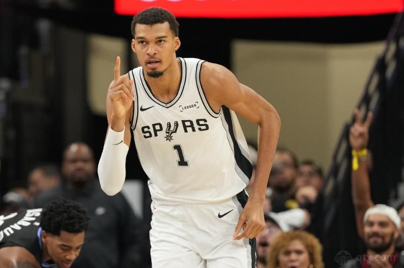 文班亚马又伤了