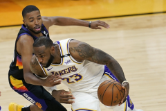 太阳99-90力克湖人 布克34+7+8率队赢得开门红