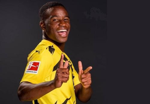 穆科科即将年满16岁