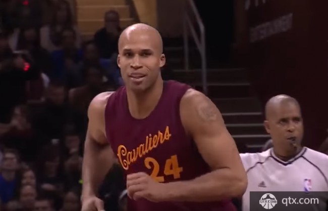 理查德-杰弗森正式宣布退役