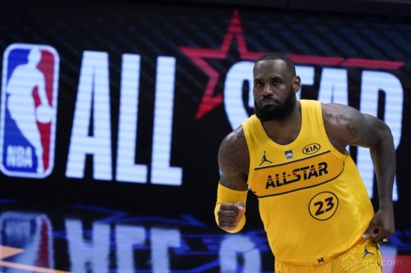 詹姆斯票数跌出西部前五