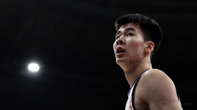 上海男篮球员郭昊文