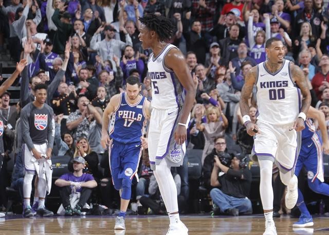 国王需要围绕福克斯建立一套有竞争力的阵容