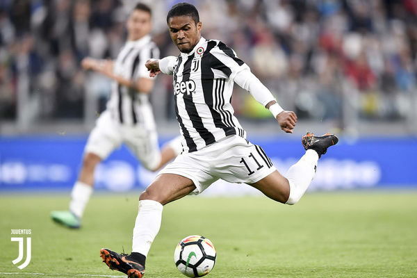 道格拉斯否认与曼联传闻