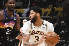 浓眉哥轰赛季新高42分 湖人胜太阳保留前六希望