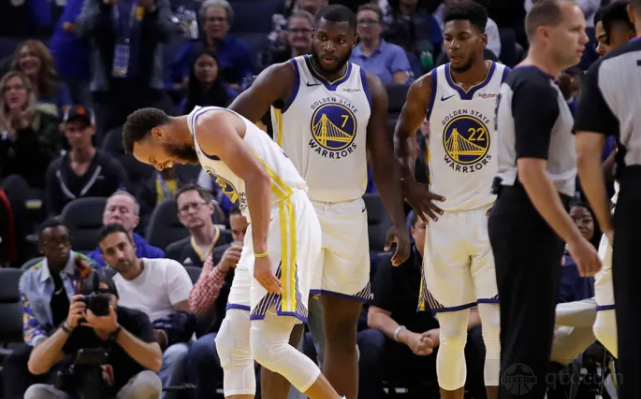 勇士球员斯蒂芬-库里遭遇左肩伤势