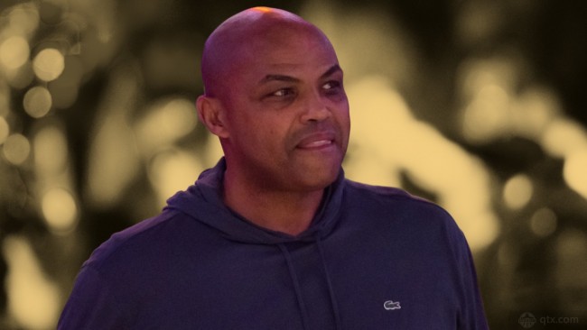 巴克利和掘金吉祥物和解