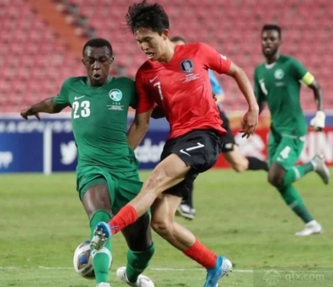 沙特国奥球员在比赛中