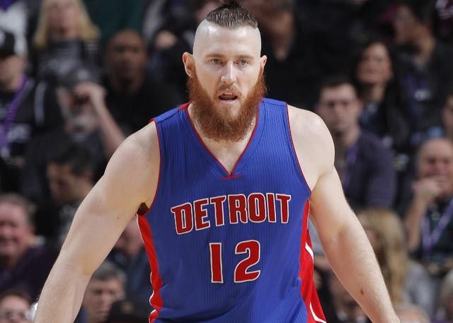 贝恩斯职业生涯早期是防守型内线蓝领