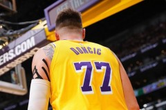 湖人124-108轻取鹈鹕 东契奇35分阿尔瓦拉多27分5助