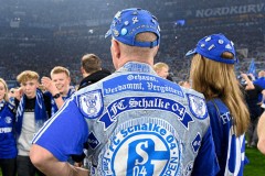 沙尔克04只获700万球迷注资 俱乐部深陷债务危机