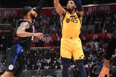 爵士104-118惜败快船 米切尔空砍37分得分王