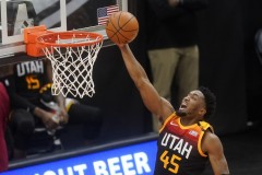 米切尔受伤！球队不敌湖人 未来或属于太阳