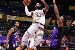 詹姆斯脚踝复发 湖人惨遭三连败能否顶住压力进入季后赛