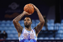 新疆男篮与外援摩尔特里完成续约 新赛季力争重返季后赛