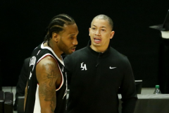 小卡缺席明日西部决赛G2 名记透露小卡最新伤情