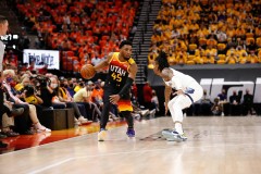 爵士141-129力克灰熊 米切尔复出25分戈贝尔21+13爵士扳平总比分