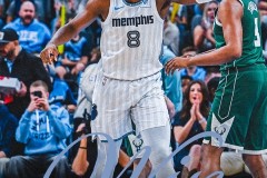 字母哥缺阵雄鹿客场104-125惨败灰熊 杰克逊24+9 莫兰特17+10