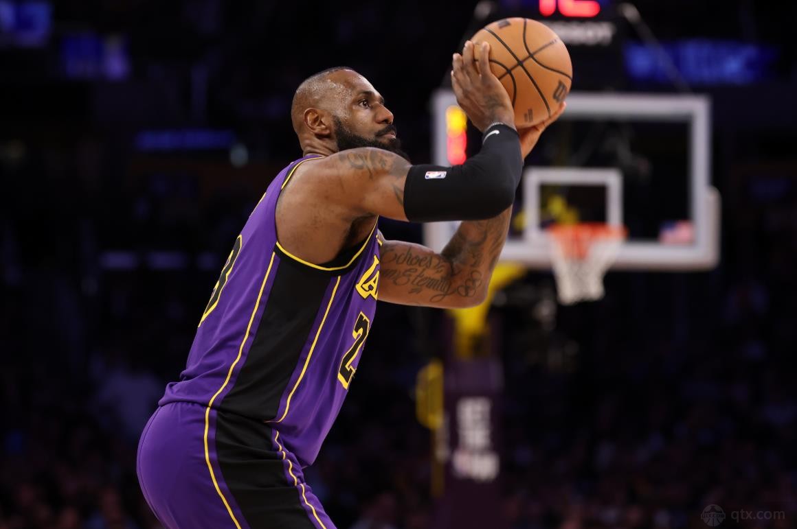 詹姆斯三分命中数超越米勒